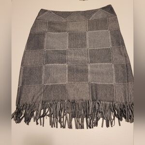 Plaid and Houndstooth Black and White Skirt with Tassles Size Large ❤️